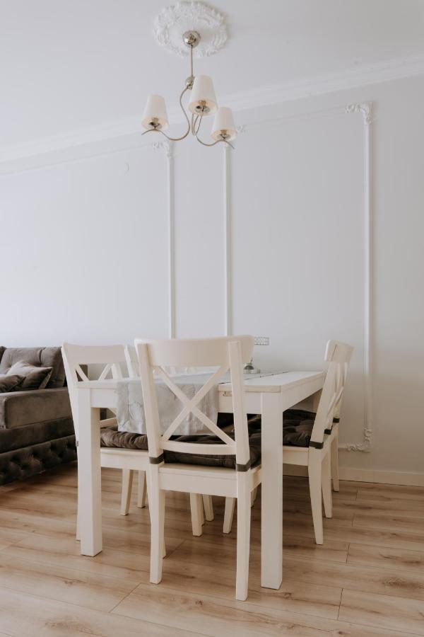 Apartament Symfonia Mozarta Warka Exteriör bild